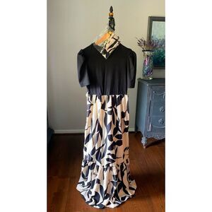 Beautiful Black and Cream Long dress with Belt, Size L, NEW